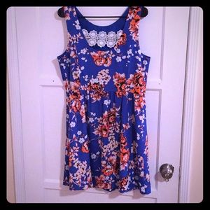 Blue lovely knee length Kensie Dress size L